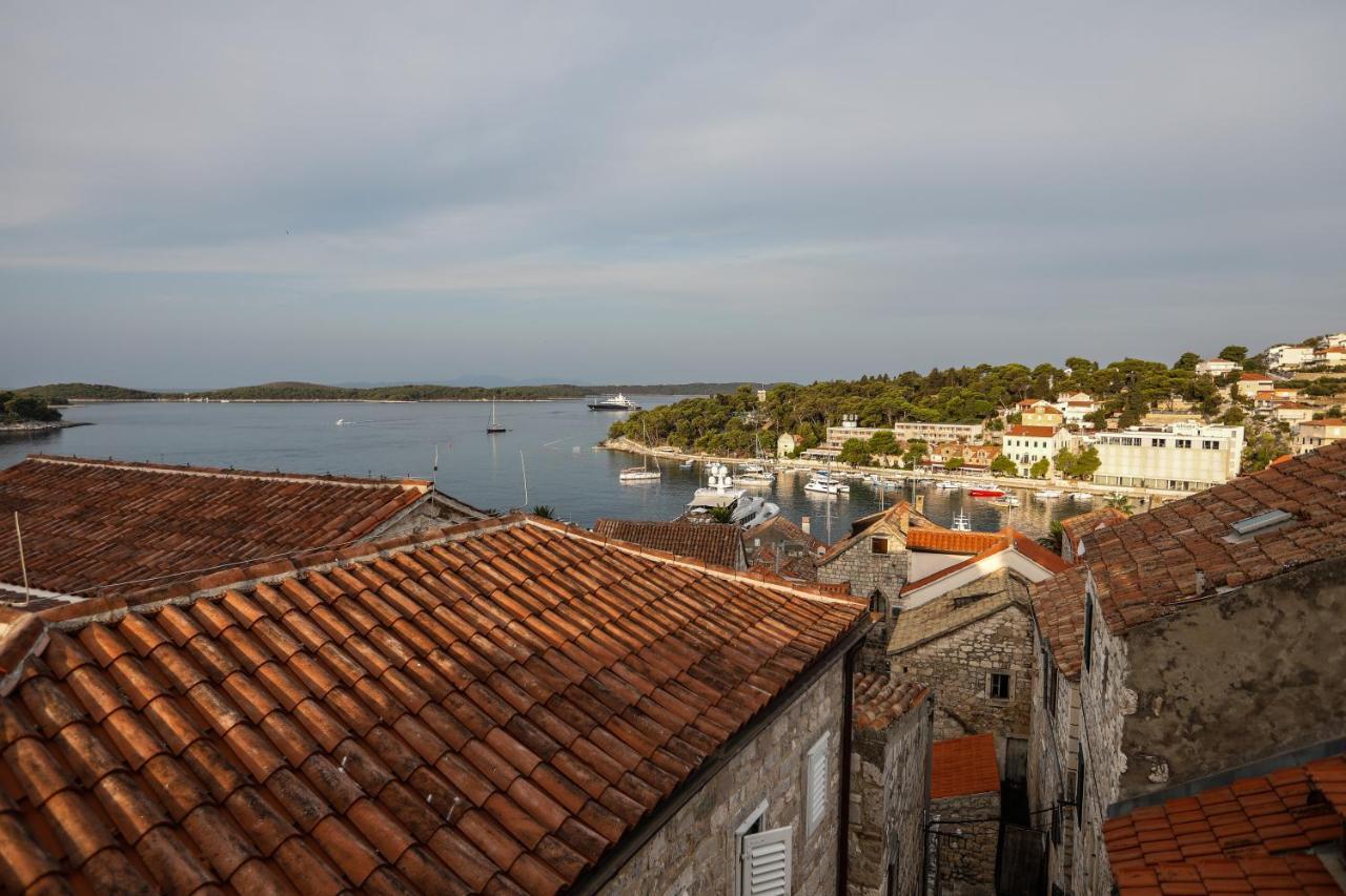 Villa Penthouse In Old Dalmatian House - Flybridge Hvar Town Exterior foto