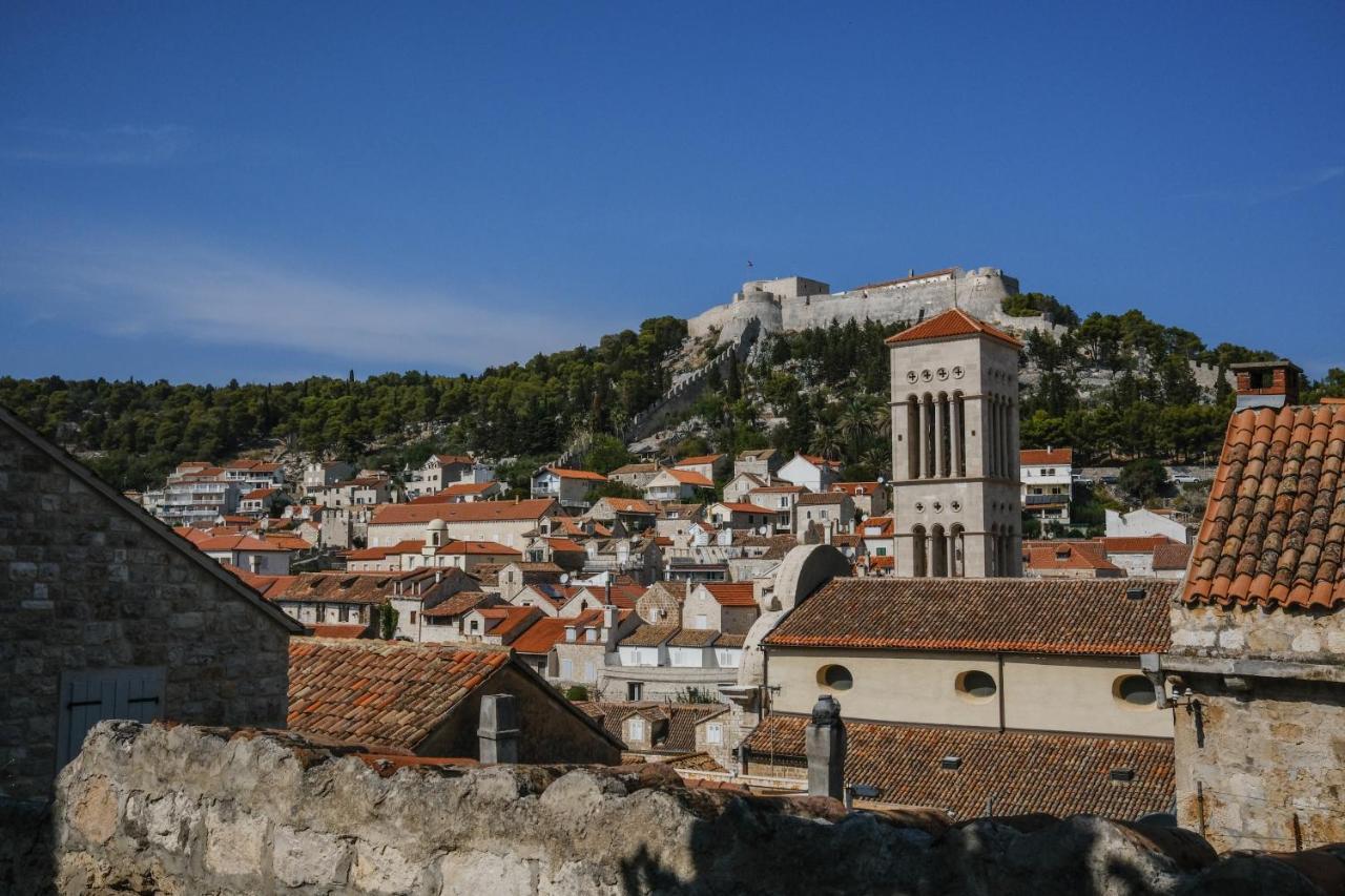 Villa Penthouse In Old Dalmatian House - Flybridge Hvar Town Exterior foto