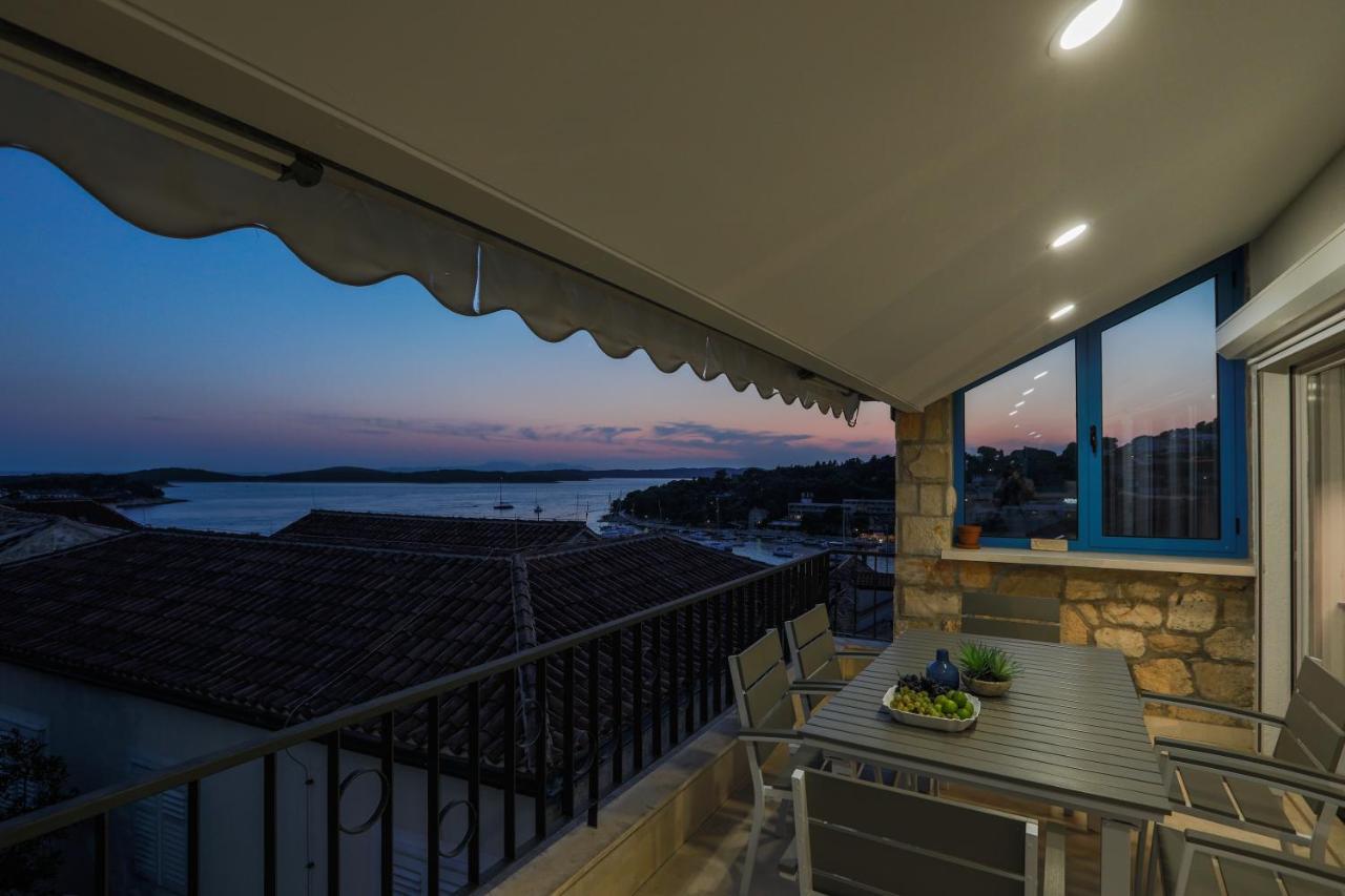 Villa Penthouse In Old Dalmatian House - Flybridge Hvar Town Exterior foto