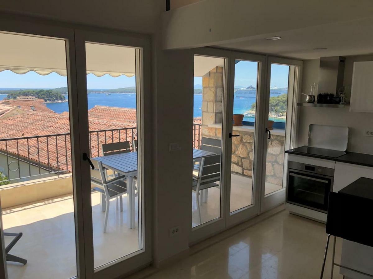 Villa Penthouse In Old Dalmatian House - Flybridge Hvar Town Exterior foto