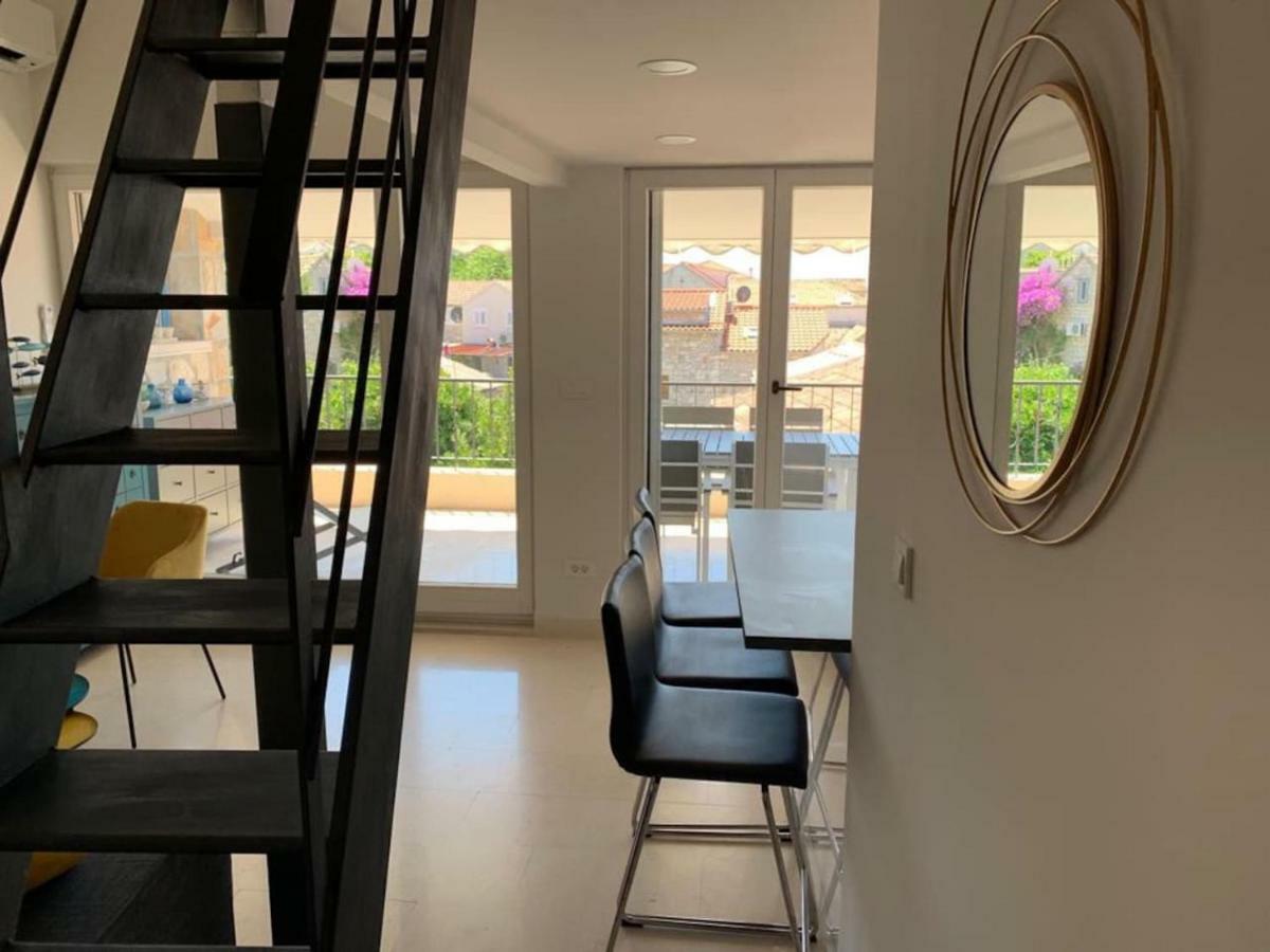 Villa Penthouse In Old Dalmatian House - Flybridge Hvar Town Exterior foto